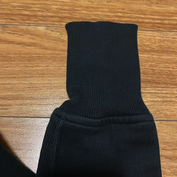 Lulu lemon hoodies Black - Picture 3 of 6